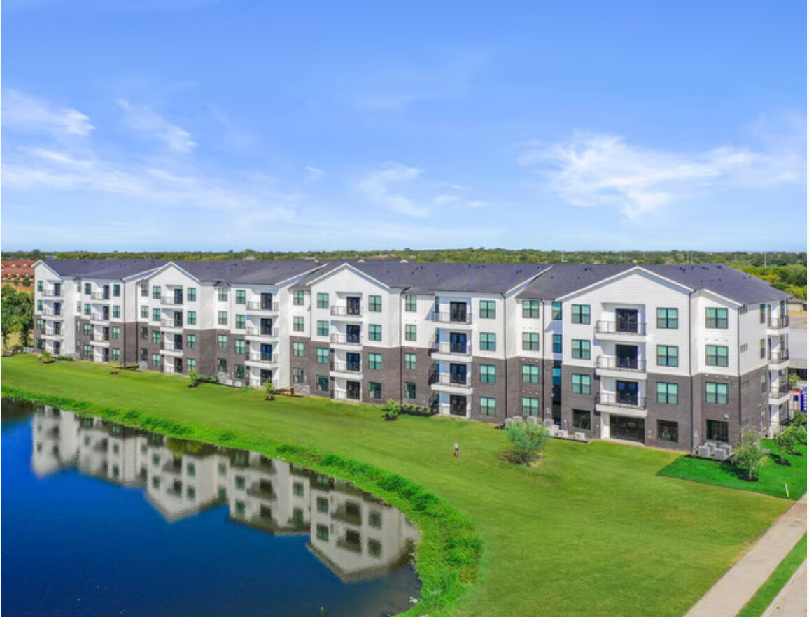 The Harbor at the Barracks — College Station, TX